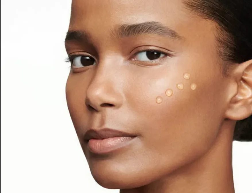 Ácido hialurónico en pómulos: Innovación y precisión en el rejuvenecimiento facial